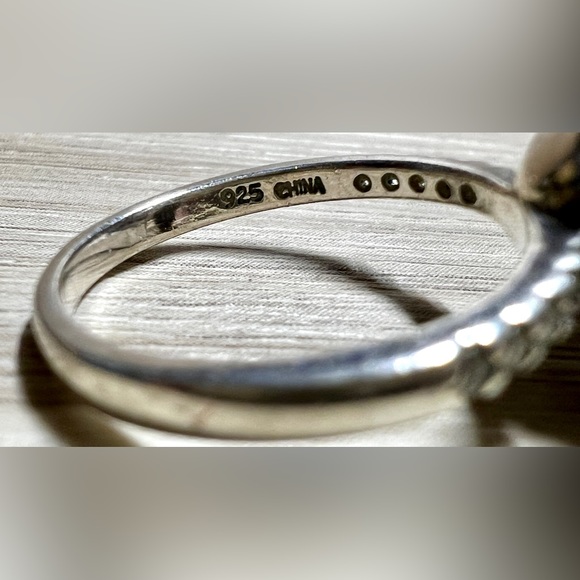 Designer JOY Sterling Silver Gray Quartz Flower Cocktail Ring, Size 7, 5.5g - Picture 7 of 11